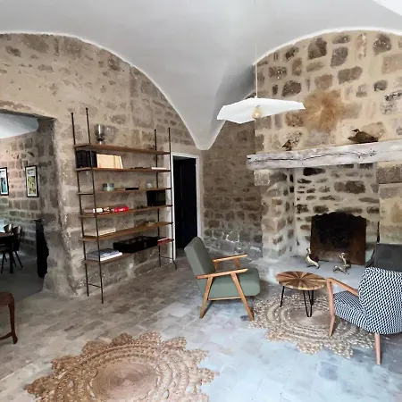 Holiday home Chateau Du Barry Saint-Jean-de-Valeriscle